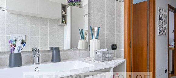 Apartamento de 3 habitaciónes en Bergamo, Italy No. 191133 30