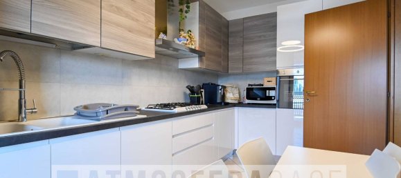 Apartamento de 3 habitaciónes en Bergamo, Italy No. 191133 27