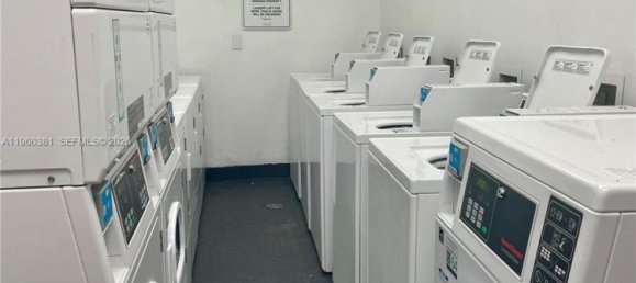 1 Schlafzimmer Gewerbliche Immobilien in Miami, USA, Nr. 615525 8