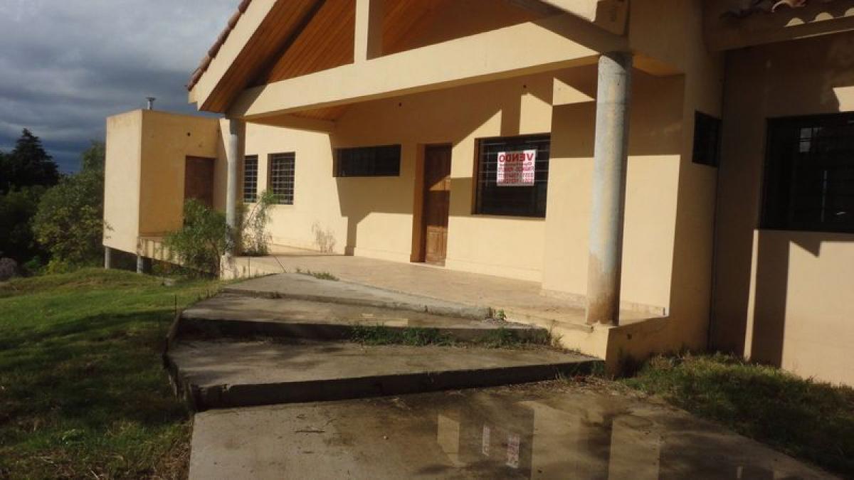 Casa de 3 dormitorios en Córdoba, Argentina No. 2898