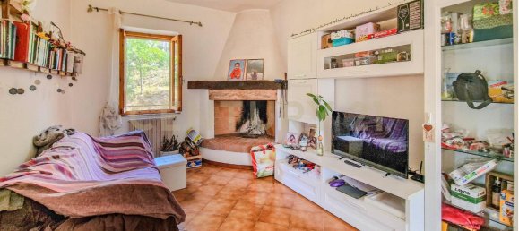 5 rooms House in Roccastrada, Italy No. 139982 3