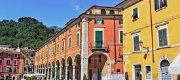 4 rooms House in Carrara, Italy No. 38316 11