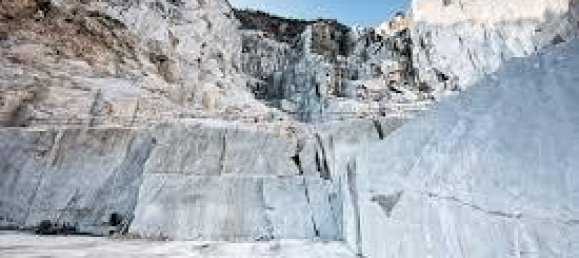 4 rooms House in Carrara, Italy No. 38316 10