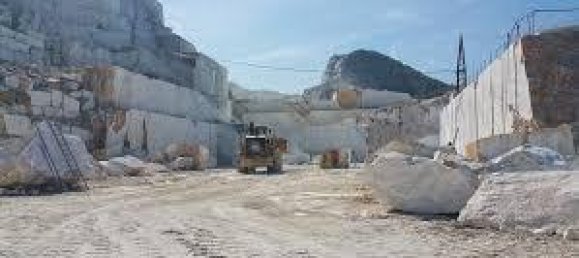 4 rooms House in Carrara, Italy No. 38316 14