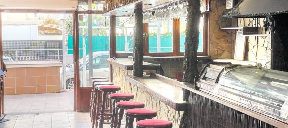 101m² Commercial property in Lloret de Mar, Spain No. 10714 2