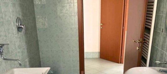 3 rooms Apartment in Cento, Italy No. 100963 5