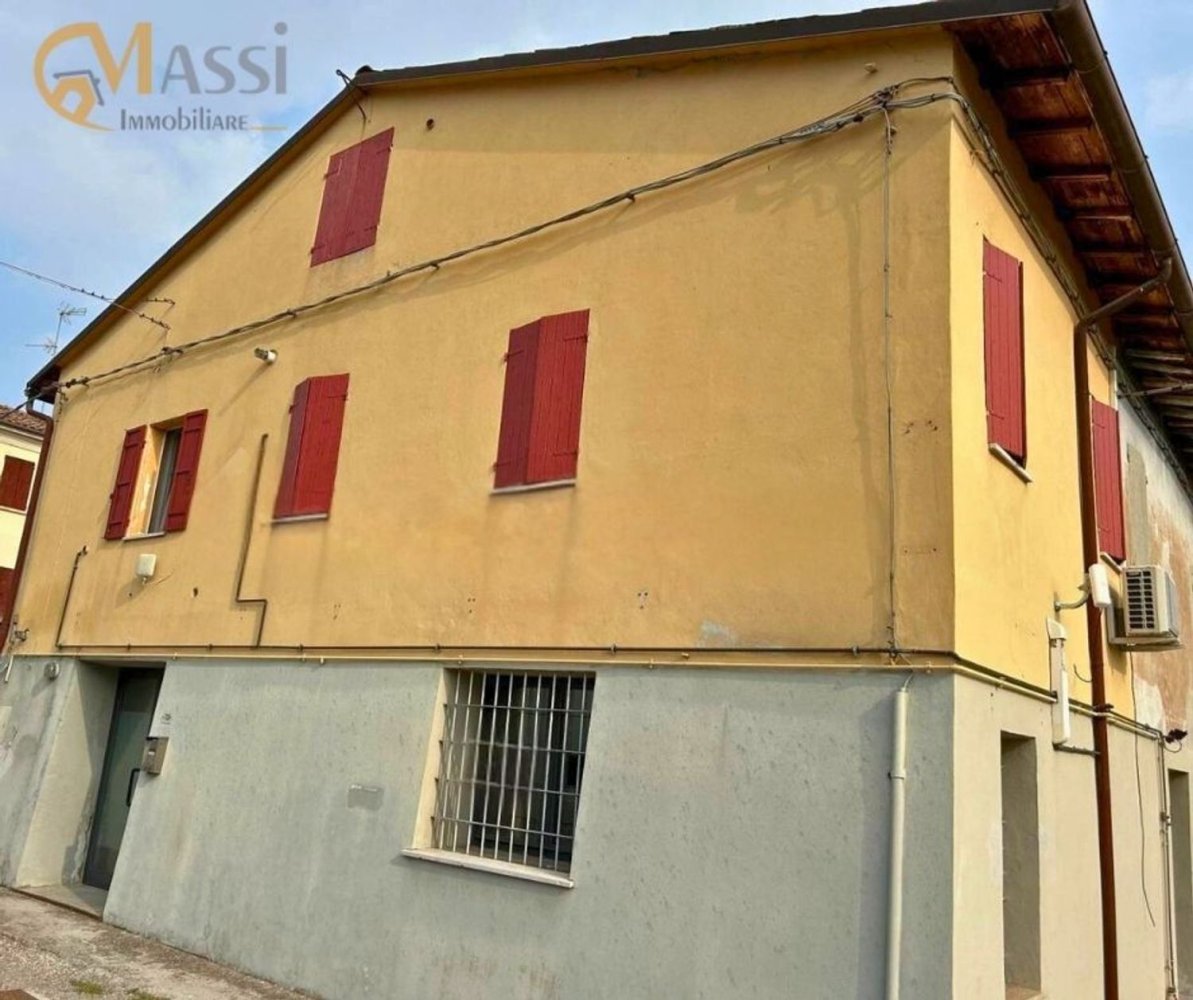 3 rooms Apartment in Cento, Italy No. 100963