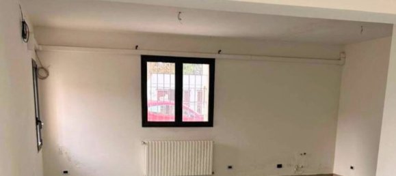 3 rooms Apartment in Cento, Italy No. 100963 7