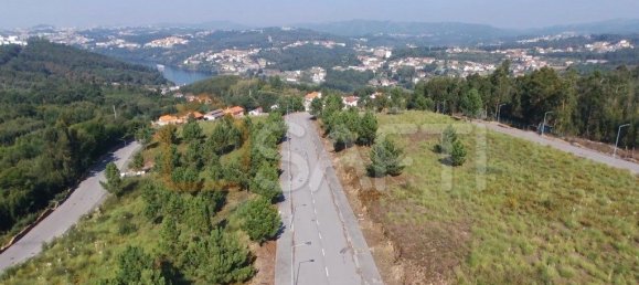 332m² Land in Vila Nova de Gaia, Portugal No. 42210 6