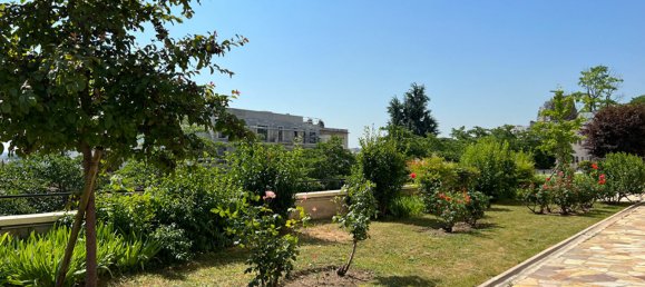 3 bedrooms Apartment in Suresnes, France No. 184566 2