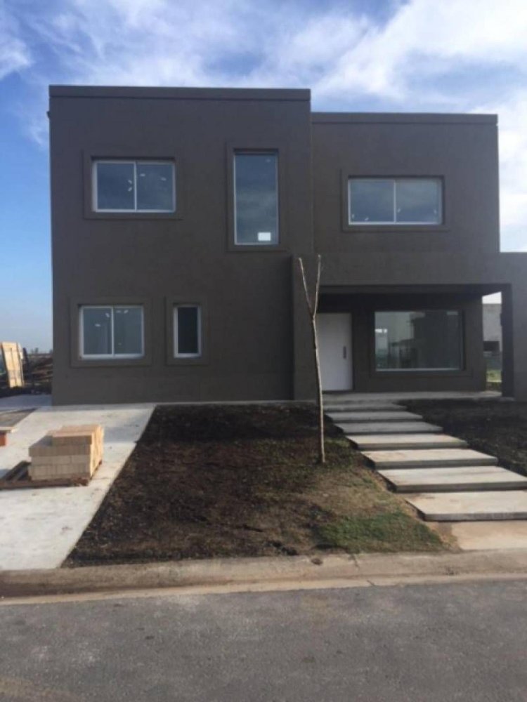 3 bedrooms House in Tigre, Argentina No. 5730