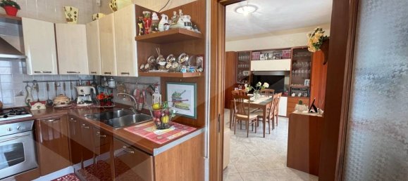 2 Schlafzimmer Wohnung in Bari, Italy, Nr. 23652 19