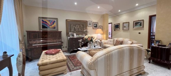 2 Schlafzimmer Wohnung in Bari, Italy, Nr. 23652 5