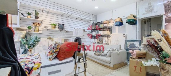 38m² Office in Paris, France No. 178006 3