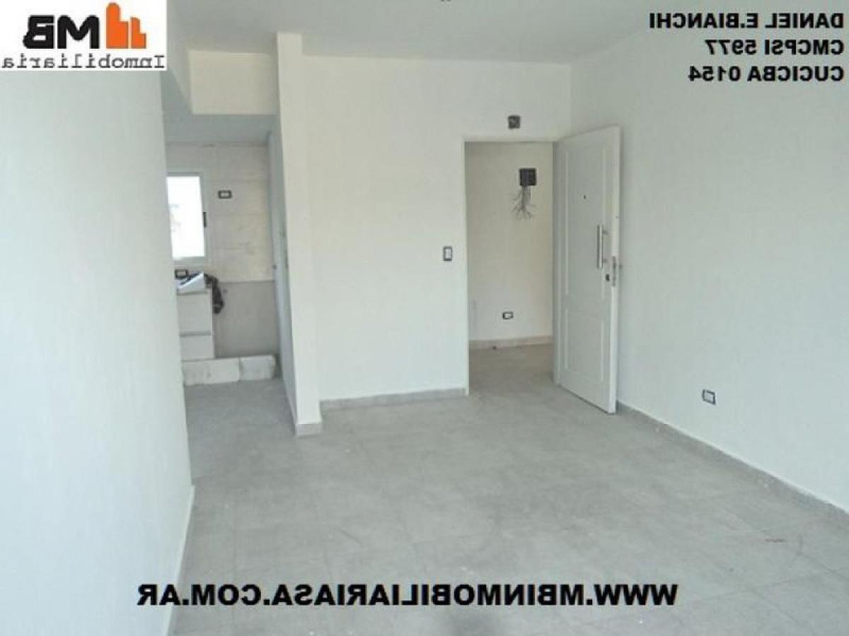 Studio in Avellaneda, Argentina No. 9408