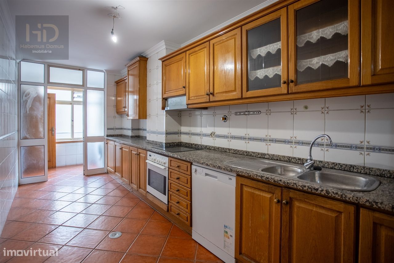 Квартира с 2 спальнями в Вила Нова ди Гая, Португалия № 353768