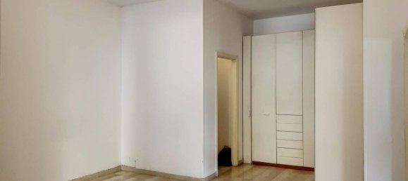 2 rooms Apartment in Milan, Italy No. 245737 2