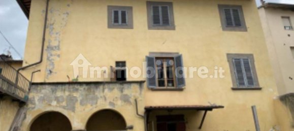 Apartamento de 2 dormitorios en Terranuova Bracciolini, Italy No. 338209 2