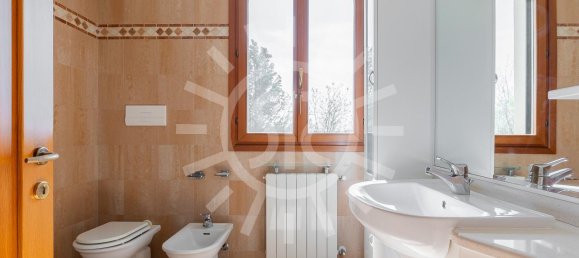 4 rooms Apartment in Castel San Pietro Terme, Italy No. 162724 8