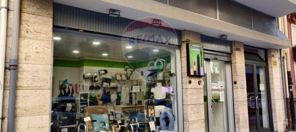 2 rooms Commercial property in Bari, Italy No. 56260 5