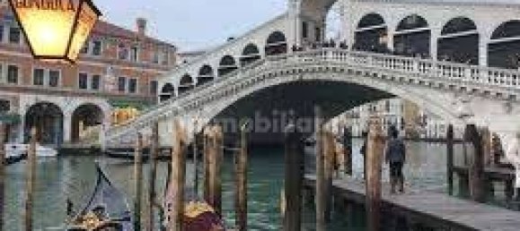 3 rooms Commercial property in Venice, Italy No. 61534 4