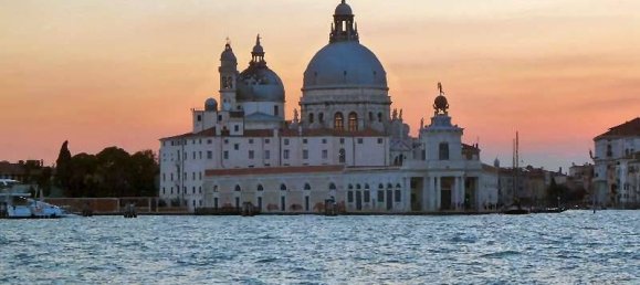 3 rooms Commercial property in Venice, Italy No. 61534 2