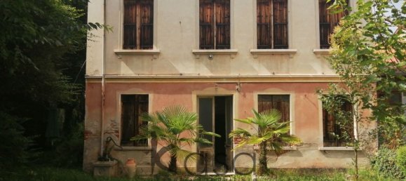 5 bedrooms Villa in San Martino di Lupari, Italy No. 352586 4