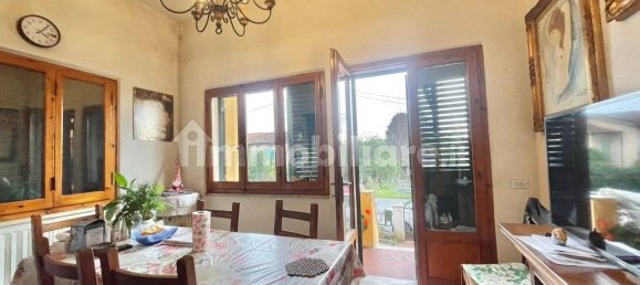 2 bedrooms Apartment in Pietrasanta, Italy No. 76432 5