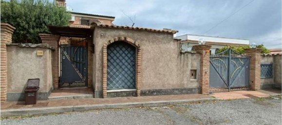 6 rooms House in Pomezia, Italy No. 12632 2