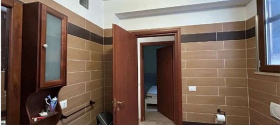 6 rooms House in Pomezia, Italy No. 12632 5