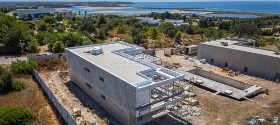 Villa de 4 dormitorios en Lagos, Portugal No. 7632 8