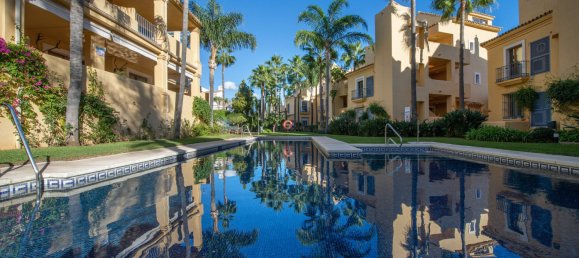 Ático de 2 dormitorios en Marbella, Spain No. 4767 2