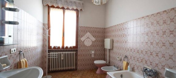 3 bedrooms Villa in Carpi, Italy No. 374281 11