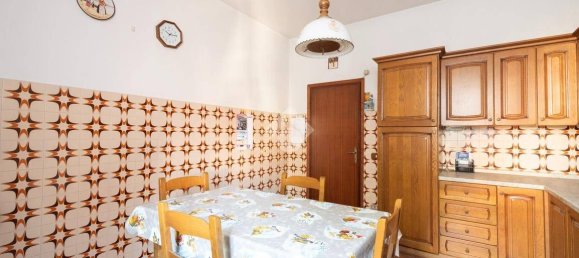 3 bedrooms Villa in Carpi, Italy No. 374281 5
