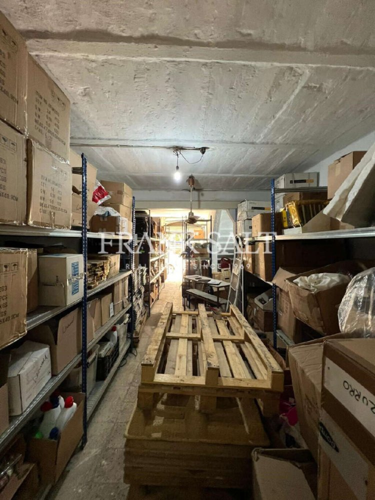 Tienda en Marsa, Malta No. 13295