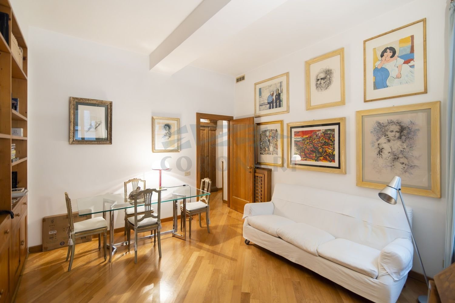 3 rooms Apartment in Rome, Italy No. 48593