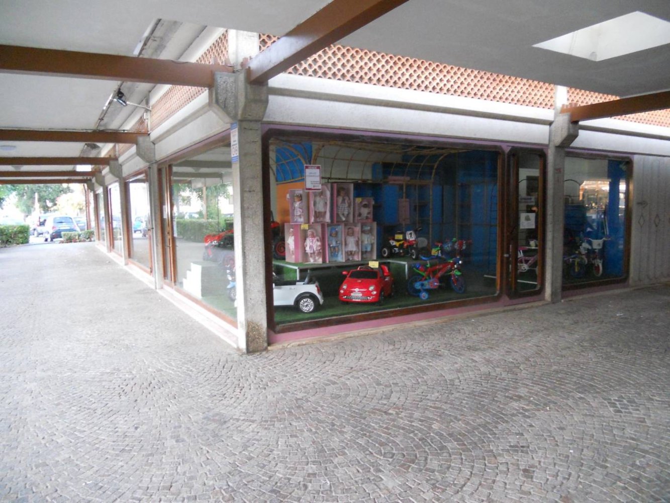 1 room Commercial property in Sessa Aurunca, Italy No. 34156