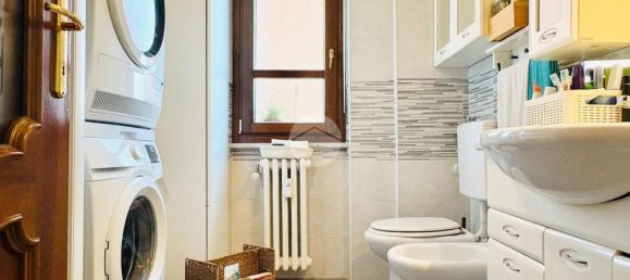 4 bedrooms Apartment in Turin, Italy No. 372209 12