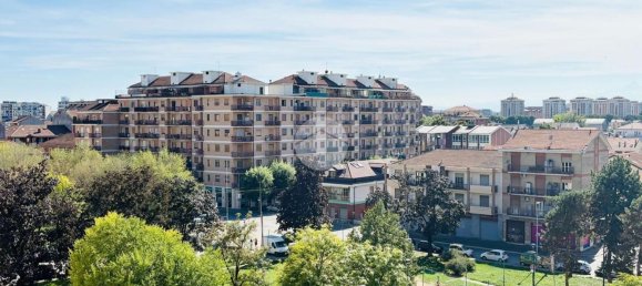 4 bedrooms Apartment in Turin, Italy No. 372209 11