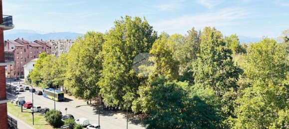 4 bedrooms Apartment in Turin, Italy No. 372209 23