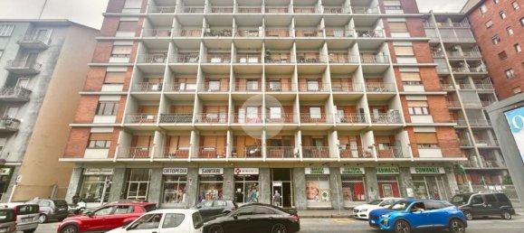 4 bedrooms Apartment in Turin, Italy No. 372209 4