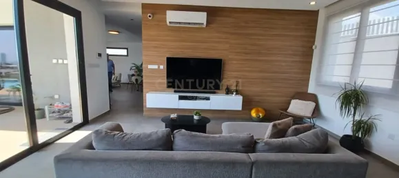 5 bedrooms Villa in Agios Athanasios, Cyprus No. 4455 11