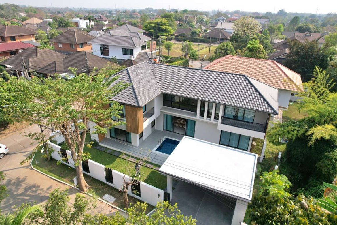 4 bedrooms House in Chiang Mai, Thailand No. 27006
