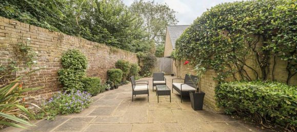 2 bedrooms House in Sunbury-on-Thames, United Kingdom No. 10190 4