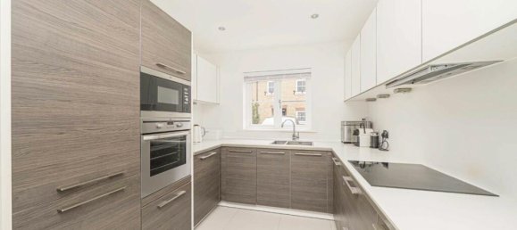 2 bedrooms House in Sunbury-on-Thames, United Kingdom No. 10190 3