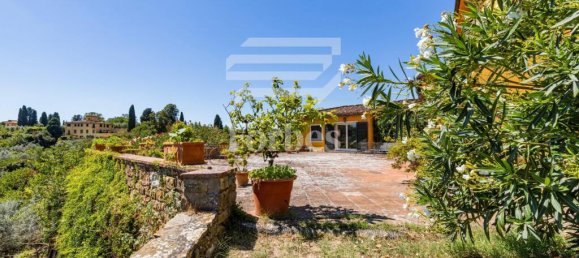 8 bedrooms Apartment in Florence, Italy No. 354889 10