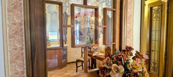 2 Schlafzimmer Wohnung in Naples, Italy, Nr. 342005 8