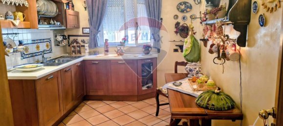 2 Schlafzimmer Wohnung in Naples, Italy, Nr. 342005 16