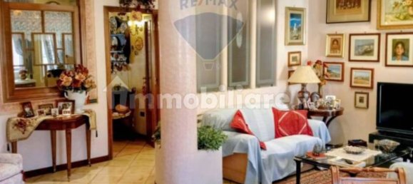 2 Schlafzimmer Wohnung in Naples, Italy, Nr. 342005 10