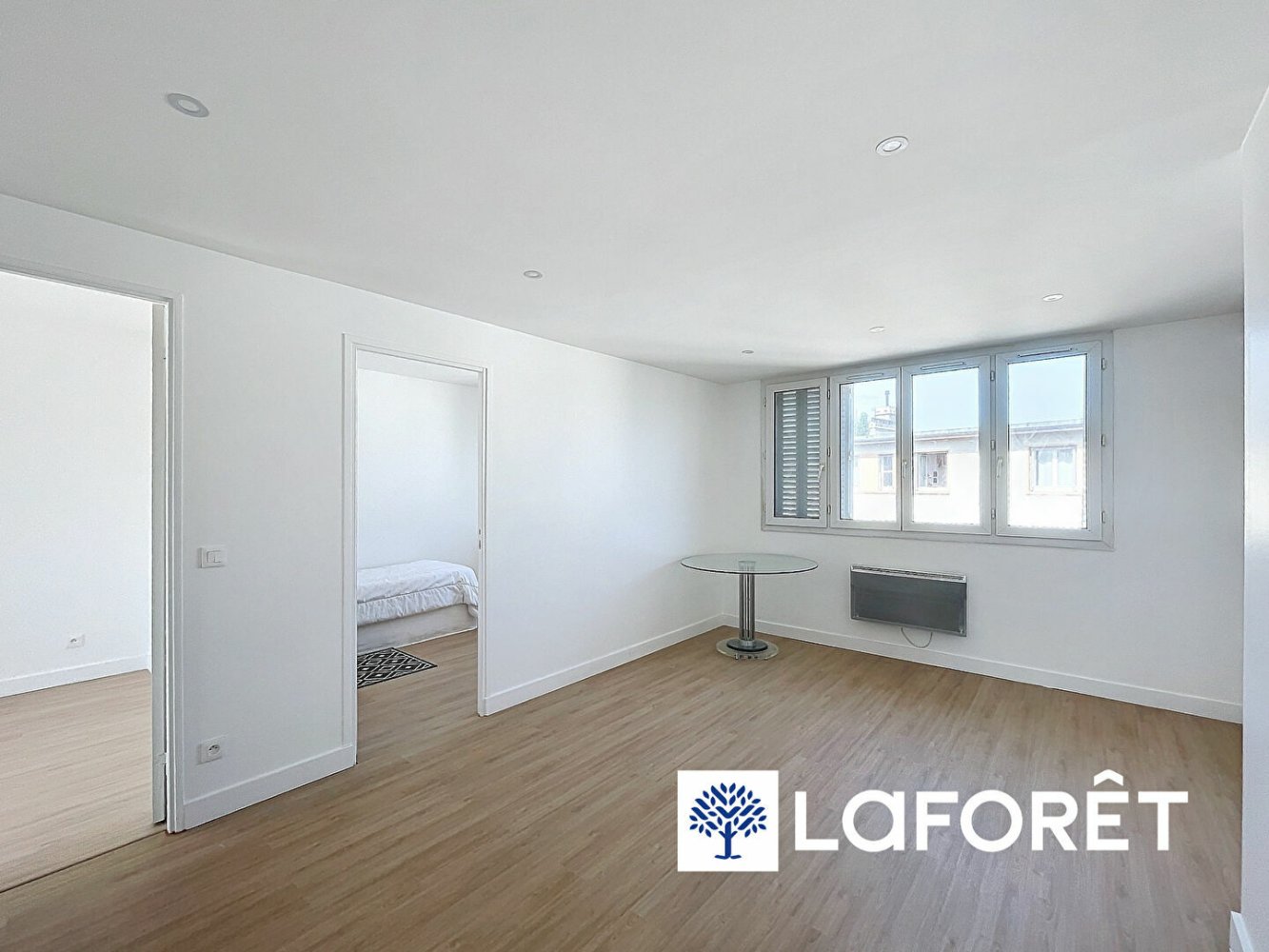 2 bedrooms Apartment in Antony, France No. 187192